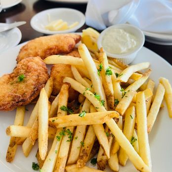 Dorn's Original Breakers Cafe - Seafood Near Me - Morro Bay, California