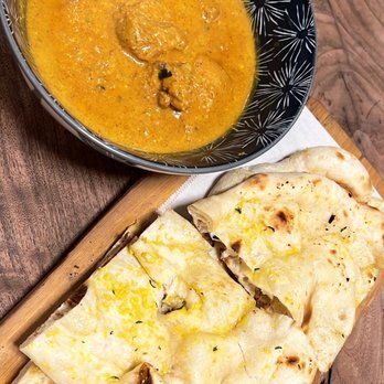 Base Camp - Garlic Naan and Cashew Curry - Himalayan/Nepalese Near Me - San Francisco, California