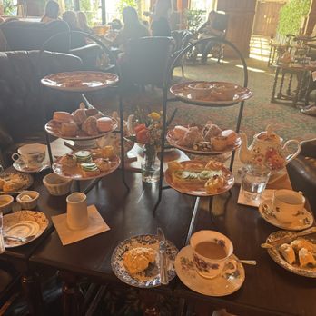 O Henry Hotel - High tea for 4 of us. - Hotels Near Me - Greensboro, North Carolina O Henry Hotel - High tea for 4 of us. - Hotels Near Me - Greensboro, North Carolina