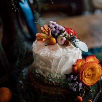 Mountain Laurel Farm - Elopement Cutting Cake - Bed & Breakfast Near Me - Cleveland, Georgia Mountain Laurel Farm - Elopement Cutting Cake - Bed & Breakfast Near Me - Cleveland, Georgia