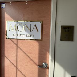 Mona Beauty Loft - Private entrance and plenty of options!