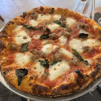Kassi Beach - Margarita pizza with added sausage..so fresh! - Italian Near Me - Las Vegas, Nevada Kassi Beach - Margarita pizza with added sausage..so fresh! - Italian Near Me - Las Vegas, Nevada