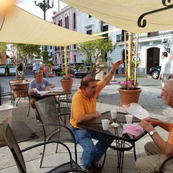 Kiosko 4 Estaciones - The pleasant open air plaza seating makes up for the rest. - Donuts Near Me - San Juan, Puerto Rico