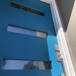 Modern style door with rain glass & new Kwikset locks :) Modern style door with rain glass & new Kwikset locks :)