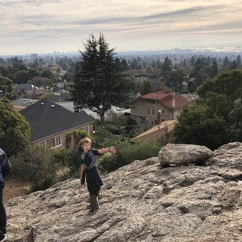 Indian Rock Park - Climbing Indian Rock - Parks Near Me - Berkeley, California