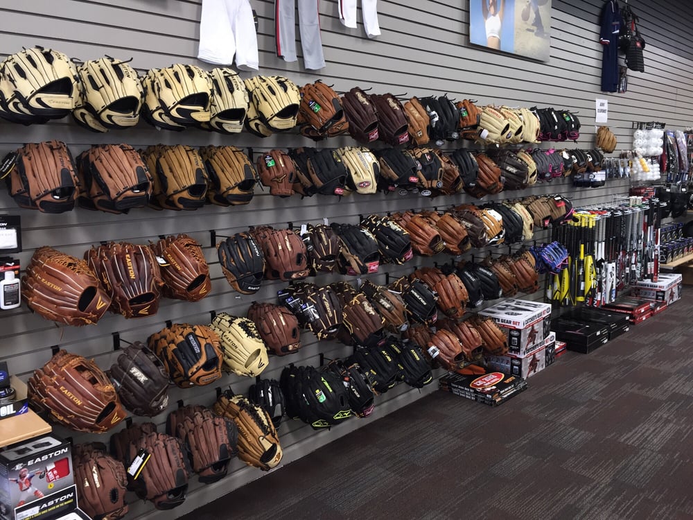 SPORTSZONE WNC Updated August 2024 209 Franklin Plaza Dr, Franklin