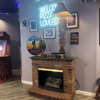 Mythical Pizza - Pizza Near Me - Berkeley Springs, West Virginia