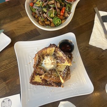 Caribella - French Toast Veggie Skillet - Caribbean Near Me - Chicago, Illinois Caribella - French Toast Veggie Skillet - Caribbean Near Me - Chicago, Illinois