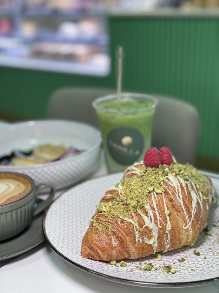 VANILLA CAFE Updated October 2024 42 Photos & 15 Reviews 117 SE