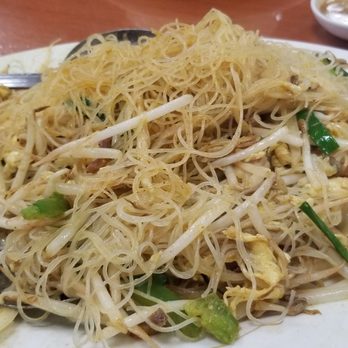 Mei Sum Dim Sum - Singapore fried noodles. Had a curry taste. - Dim Sum Near Me - Honolulu, Hawaii