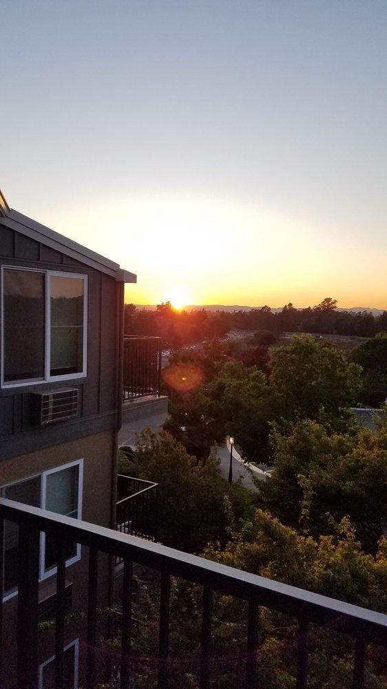 VINTAGE AT VALLEY Updated August 2024 1405 Townview Ave