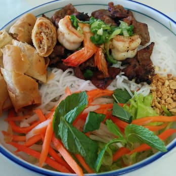 Le Paradis - Vietnamese Near Me - Hayward, California