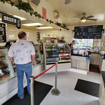 Bagelmania - Inside - Coffee & Tea Near Me - Huntington Beach, California