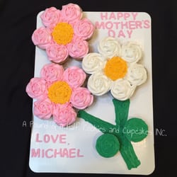 A Pound & A Half:Cookies & Cupcakes - Chocolate and Vanilla cupcakes from Pound and a Half for Mother's Day 2016.  DELICIOUS!