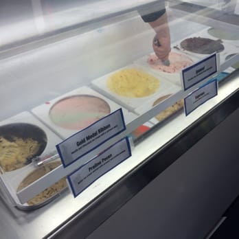 Scoops in Bloomfield - Ice Cream & Frozen Yogurt Near Me - Pittsburgh, Pennsylvania