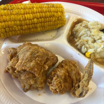 Lee's Famous Recipe Chicken - Small...fried chicken here is hard to get freshly cooked, seems like it sits a bit before you get it. - Fast Food Near Me - Belleville, Illinois Lee's Famous Recipe Chicken - Small...fried chicken here is hard to get freshly cooked, seems like it sits a bit before you get it. - Fast Food Near Me - Belleville, Illinois