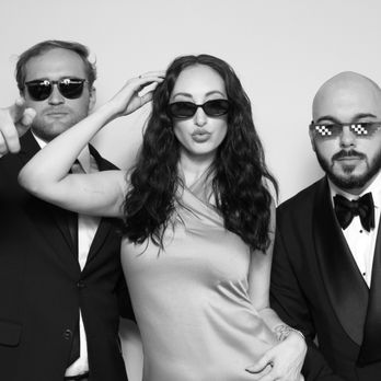 Oak & Shutter - Photo Booth Rentals Near Me Oak & Shutter - Photo Booth Rentals Near Me