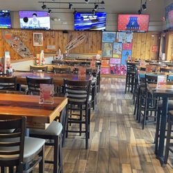 Hooters - Bar area