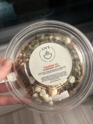 Liv's Juice + Acai Bar by null