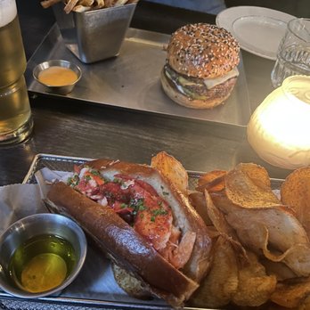 Gretel - Burger and lobster roll - Cocktail Bars Near Me - Chicago, Illinois