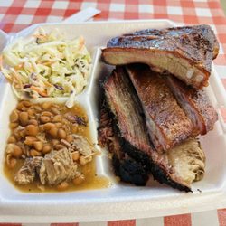 Harris Bar-B-Que - Rib and brisket plate
