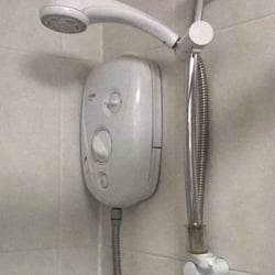 Maryland Guest House - The shower facility: No pressure whatsoever!