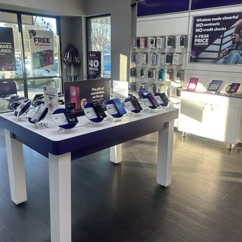 Metro by T-Mobile - Mobile Phones Near Me - Lilburn, Georgia