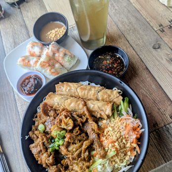 PHO 909 - Pork n egg roll bowl with shrimp spring rolls - Vietnamese Near Me - Pomona, California PHO 909 - Pork n egg roll bowl with shrimp spring rolls - Vietnamese Near Me - Pomona, California