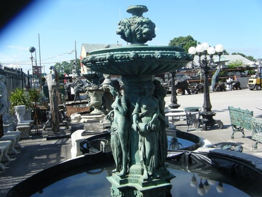 Aardvark Antiques by null