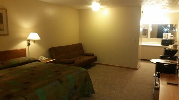 Green Roof Inn by null