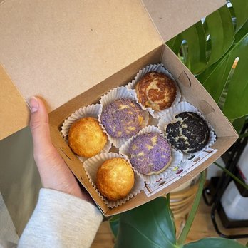 Puffy Pandy - 1/2 Dozen Cream Puffy Flight: white rabbit, ube, chocolate and cookies and cream - Desserts Near Me - Seattle, Washington