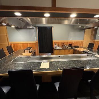 i-naba Hanalei'i - Teppanyaki area - Japanese Near Me - Honolulu, Hawaii