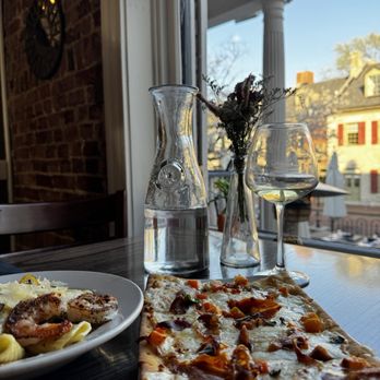 Bella Vino Wine Bar & Tapas - Butternut squash and shrimp lemon rigatoni - Wine Bars Near Me - St. Charles, Missouri