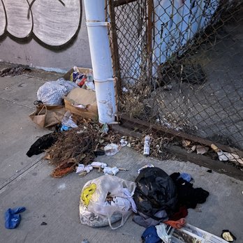 Global Luxury Suites - Trash around building - Vacation Rentals Near Me - Jersey City, New Jersey Global Luxury Suites - Trash around building - Vacation Rentals Near Me - Jersey City, New Jersey