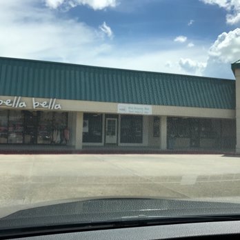 Mai Beauty Bar - Storefront - Eyelash Service Near Me - Baton Rouge, Louisiana Mai Beauty Bar - Storefront - Eyelash Service Near Me - Baton Rouge, Louisiana