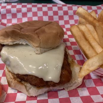 Bubba's Good Eats - Fried chicken sandwich - Barbeque Near Me - Burnsville, North Carolina