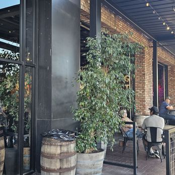 BarrelHouse Brewing - Outdoor seating - Beer Bar Near Me - Fresno, California BarrelHouse Brewing - Outdoor seating - Beer Bar Near Me - Fresno, California