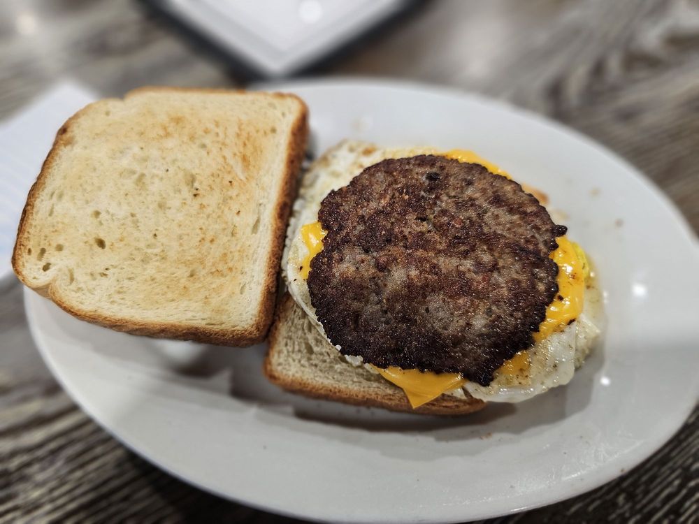 Ed's Truck Stop Logo