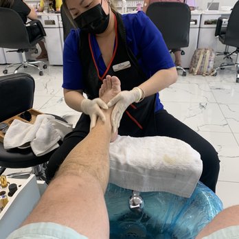 Avenue Nails And Spa - Nail Salons Near Me - Edmonton, Alberta