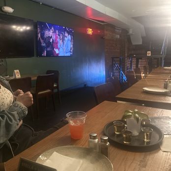 Bulldog - DWTS! - Sports Bars Near Me - Washington, DC, District of Columbia