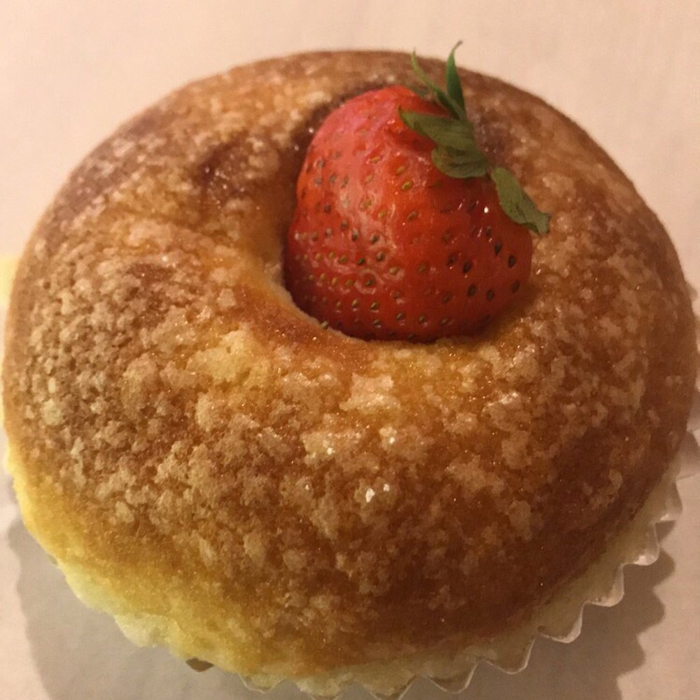 Brecotea - strawberry custard bun - Bakeries Near Me - Richmond, Virginia Brecotea - strawberry custard bun - Bakeries Near Me - Richmond, Virginia