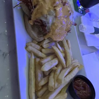 McCarthy's Pub NYC - Open faced Reuben - Irish Pub Near Me - New York, New York