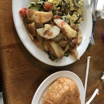 Vivian's Cafe - Breakfast & Brunch Near Me - Studio City, California Vivian's Cafe - Breakfast & Brunch Near Me - Studio City, California