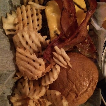 Pied Piper Pub & Inn - burger/fries - Pubs Near Me - Eureka Springs, Arkansas
