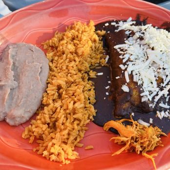 Su Casa Restaurante - Enchiladas de Mole Poblano - Mexican Near Me - South Haven, Michigan Su Casa Restaurante - Enchiladas de Mole Poblano - Mexican Near Me - South Haven, Michigan
