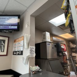 Buck's Barbeque - Order area at Bucks! Ring the bell if no one is at the front!