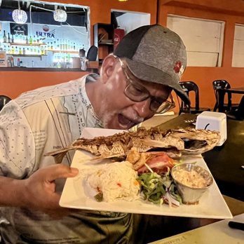 Nohoch Kay - THE end is near! Whole Fried Snapper with garlic' - Seafood Near Me - Mahahual, ROO