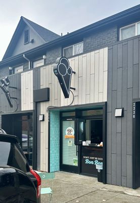 PJ's Classic Homemade Ice Cream & Bon Bons by null