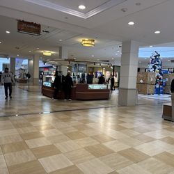 Colonie Center