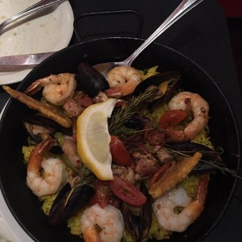 Lola's Lounge - Spanish Near Me - Sacramento, California